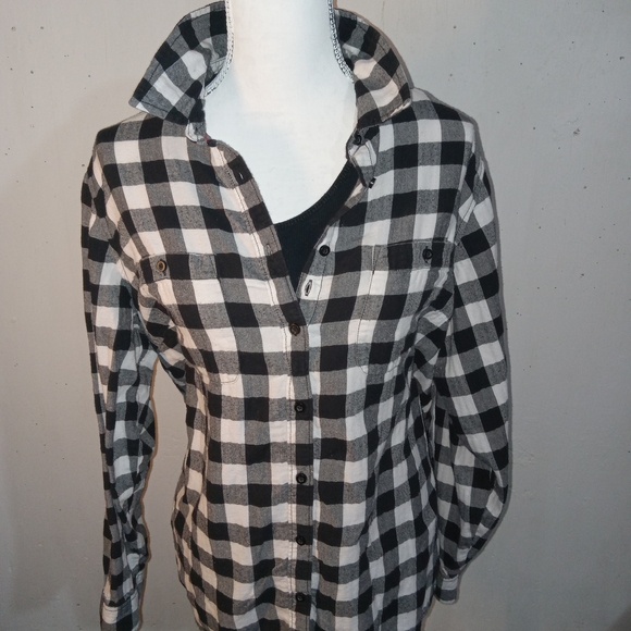 1X St. John's Bay Black and White Checkered Long Sleeve Button Down With Collar - Picture 1 of 15